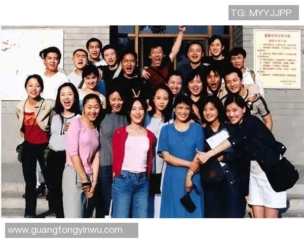 梦中见证足球明星的浪漫婚礼与幸福生活的奇妙旅程